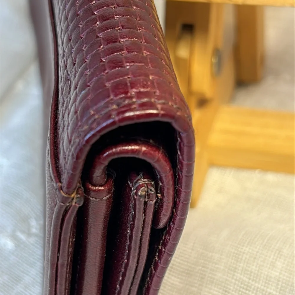 Levenger made in USA. Vintage leather almost new wallet